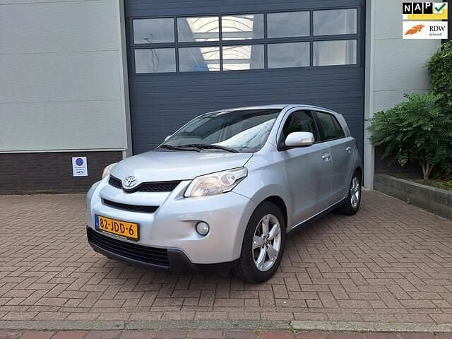 Grijs Gebruikt 2009 Toyota Urban Cruiser SUV | € 7.350 (Eerlijke prijs) - Afbeelding 1/4