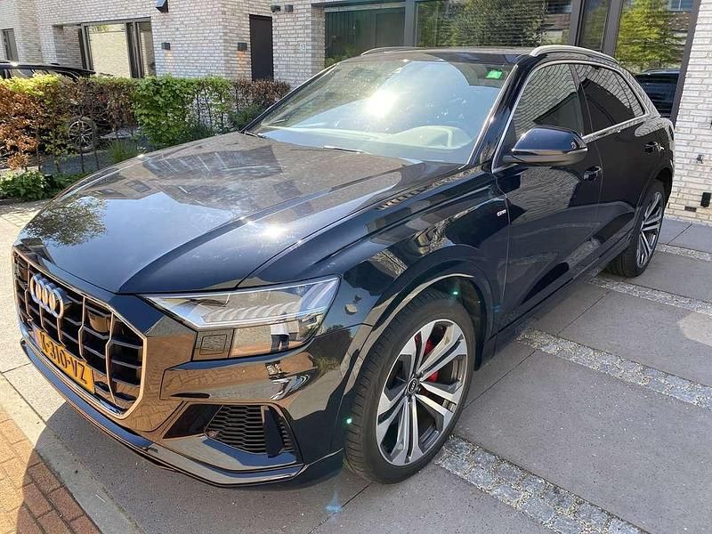 Zwart Gebruikt 2021 Audi Q8 S-Line SUV | € 68.750 (Iets duurder) - Afbeelding 1/4