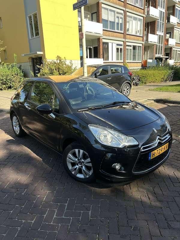 Zwart Gebruikt 2011 Citroën DS3 Chic Hatchback | € 3.100 (Goede deal) - Afbeelding 1/4