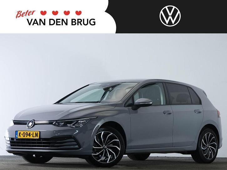 Grijs Occasion 2020 VW Golf VIII Life Hatchback | € 18.900 (Goede deal) - Afbeelding 1/4