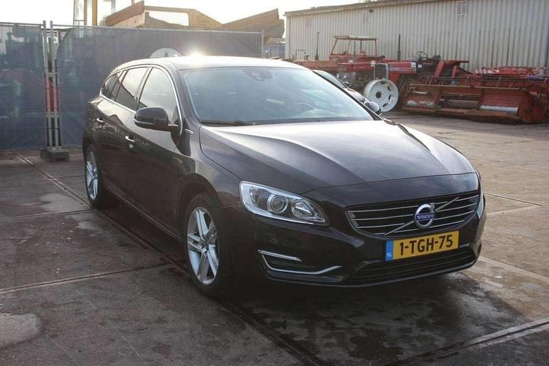 Zwart Gebruikt 2014 Volvo V60 Stationwagen | € 7.250 (Goede deal) - Afbeelding 1/4