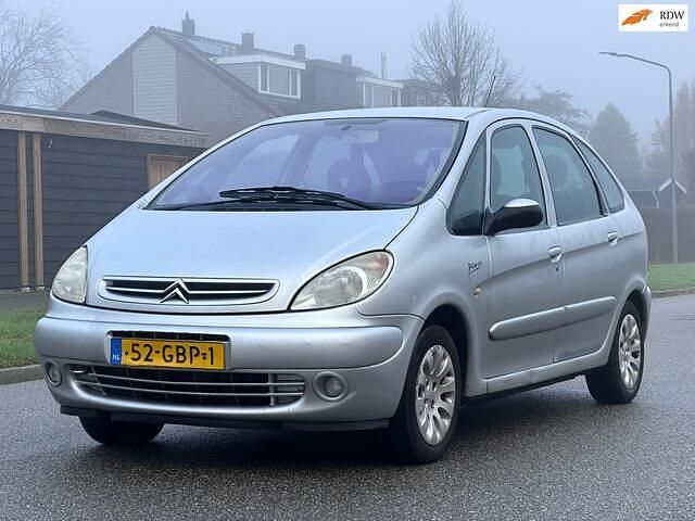 Occasion Citroën Xsara Picasso 136 PK (100 kW) 2004 Grijs MPV