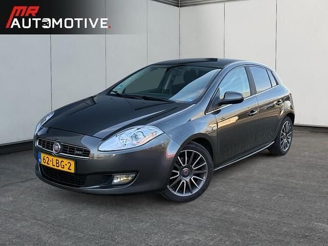 Grijs (metallic) Occasion 2010 Fiat Bravo Hatchback | € 2.845 (Eerlijke prijs) - Afbeelding 1/4