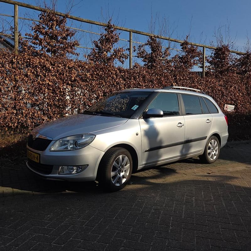 Occasion Skoda Fabia Dynamic 2011 Grijs (metallic) Stationwagen
