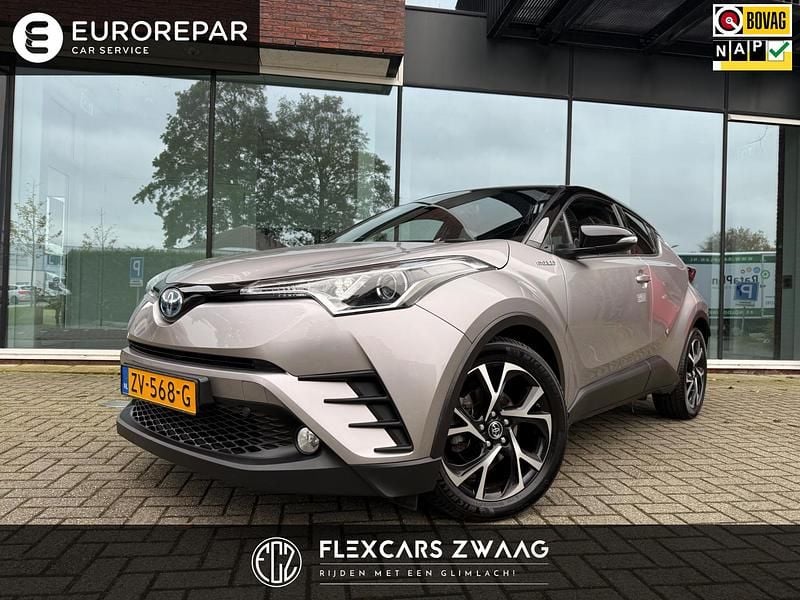 Grijs Gebruikt 2019 Toyota C-HR+ Sport SUV | € 21.690 - Afbeelding 1/4