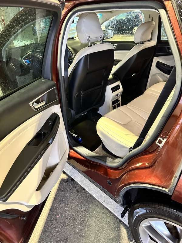 Bruin Gebruikt 2015 Ford Edge SUV | € 17.000 - Afbeelding 1/4