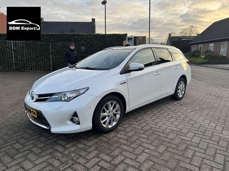 Wit Occasion 2014 Toyota Auris Touring Sports Stationwagen | € 8.999 (Goede deal) - Afbeelding 1/4