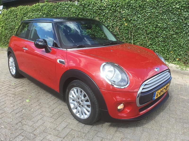 Occasion Mini Cooper Business 136 PK (100 kW) 2014 Rood Hatchback