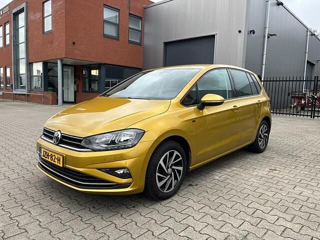 Occasion VW Golf Sportsvan Highline 116 PK (85 kW) 2019 Geel (metallic) MPV