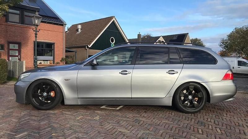 Occasion BMW 525 2005 Grijs (metallic) Stationwagen