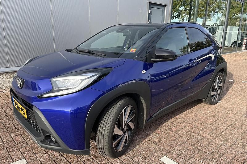Blauw Gebruikt 2022 Toyota Aygo X Envy SUV | € 18.949 - Afbeelding 1/1