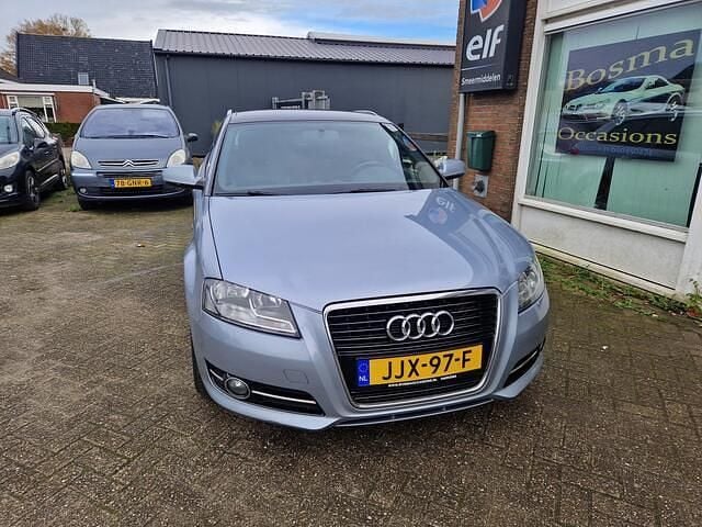 Occasion Audi A3 Sportback Basis 125 PK (91 kW) 2011 Grijs (metallic) Hatchback