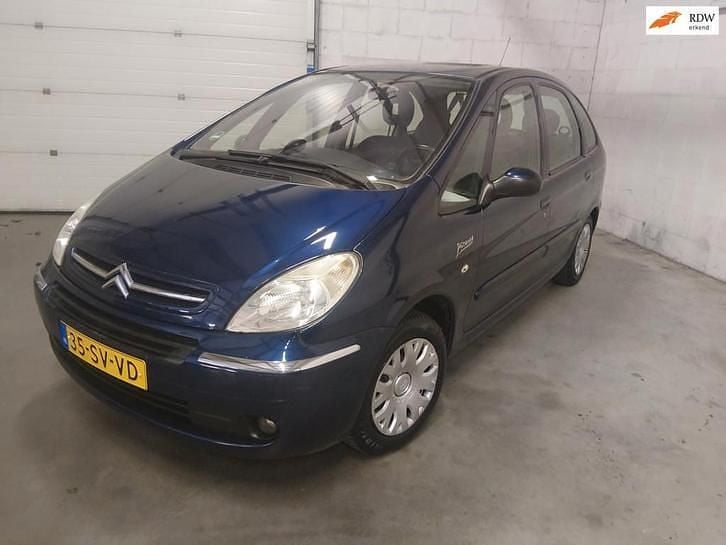 Blauw Gebruikt 2006 Citroën Xsara Picasso MPV | € 1.399 (Eerlijke prijs) - Afbeelding 1/4