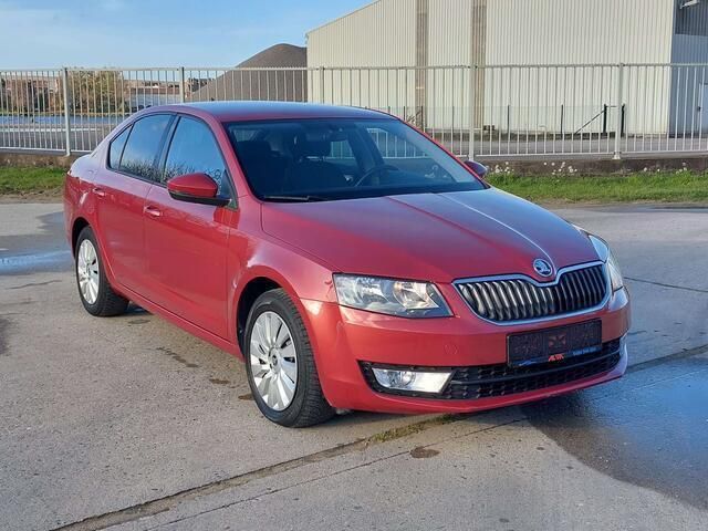 Rood Gebruikt 2017 Skoda Octavia Ambition Sedan | € 14.990 - Afbeelding 1/4