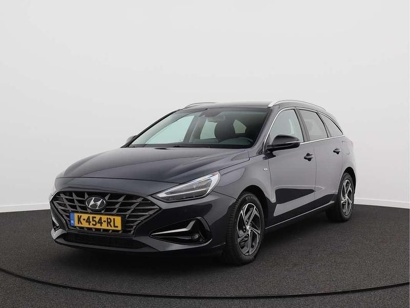 Grijs (metallic) Occasion 2021 Hyundai i30 Premium Stationwagen | € 18.950 (Eerlijke prijs) - Afbeelding 1/4