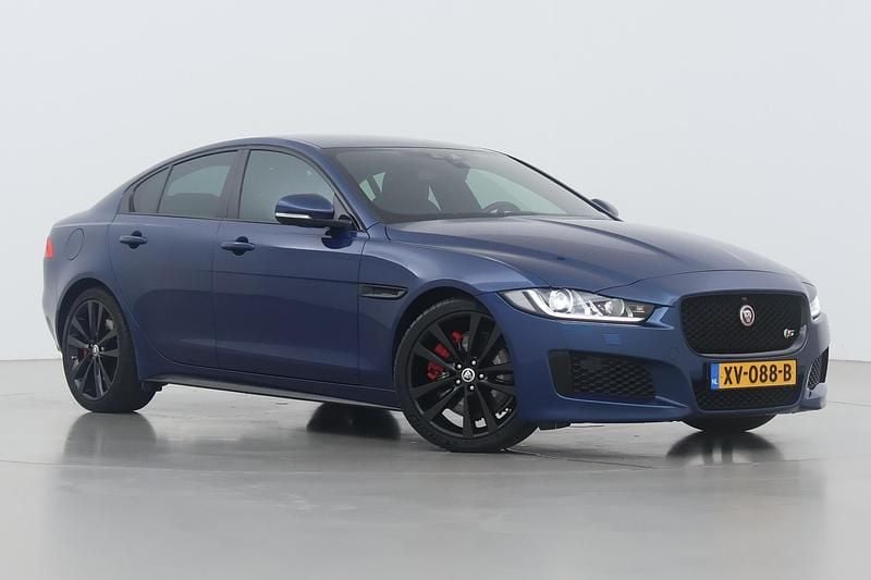 Blauw Gebruikt 2015 Jaguar XE S Sedan | € 31.800 - Afbeelding 1/1