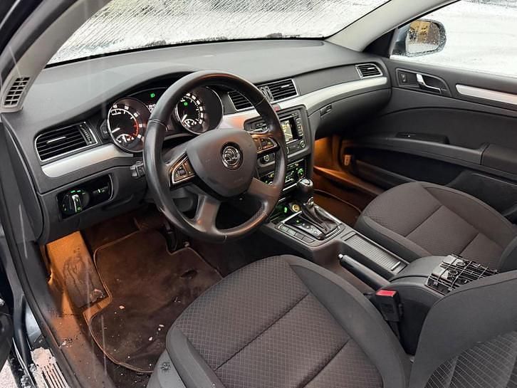 Occasion Skoda Superb Business Line 161 PK (118 kW) 2014 Grijs (metallic) Stationwagen