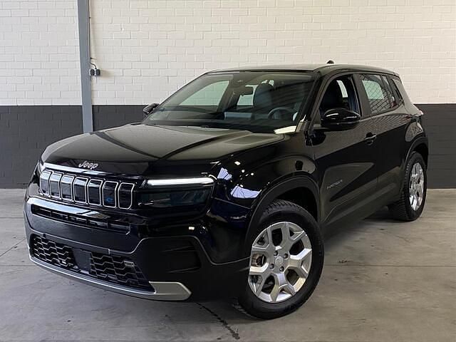 Zwart (metallic) Occasion 2024 Jeep Avenger EV Altitude SUV | € 25.950 (Eerlijke prijs) - Afbeelding 1/4