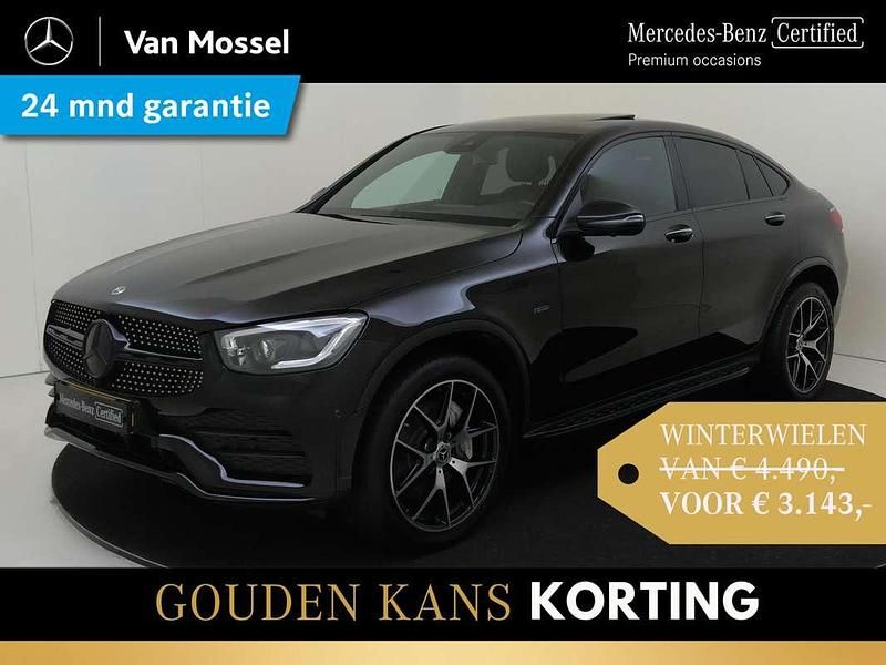 Zwart Gebruikt 2020 Mercedes GLC300e Premium Coupé | € 47.945 (Duur) - Afbeelding 1/4