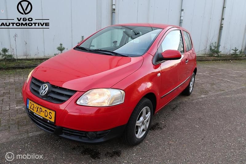 Rood Occasion 2008 VW Fox Trendline Hatchback | € 800 (Super prijs) - Afbeelding 1/4