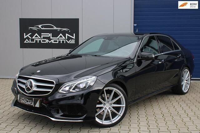 Zwart Gebruikt 2015 Mercedes E350 AMG line Sedan | € 16.950 (Goede deal) - Afbeelding 1/4