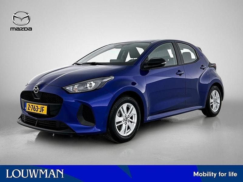 Glass blue (blauw metallic) Gebruikt 2024 Mazda 2 Center-Line Hatchback | € 21.895 (Goede deal) - Afbeelding 1/4