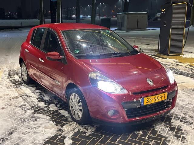 Occasion Renault Clio II 89 PK (65 kW) 2011 Rood Hatchback
