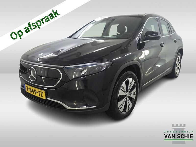 Zwart (metallic) Occasion 2023 Mercedes EQA250 Business SUV | € 27.900 (Eerlijke prijs) - Afbeelding 1/4