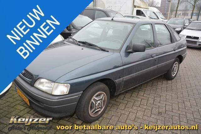 Grijs Gebruikt 1993 Ford Escort Hatchback | € 750 - Afbeelding 1/4