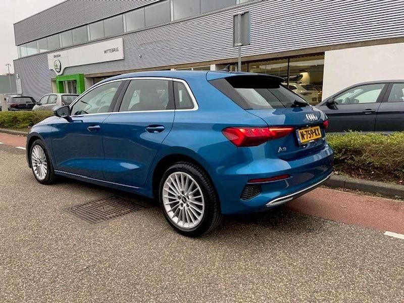 Occasion Audi A3 Sportback Business 111 PK (81 kW) 2021 Blauw Hatchback