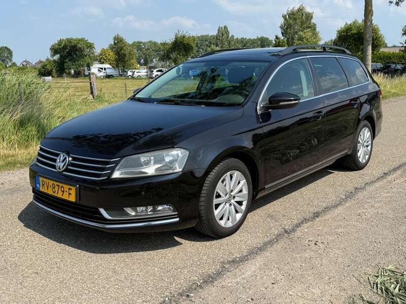 Zwart Gebruikt 2013 VW Passat R-line BlueMotion Stationwagen | € 5.750 (Eerlijke prijs) - Afbeelding 1/4