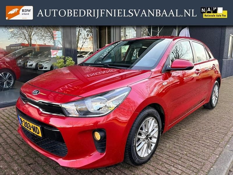Occasion Kia Rio 101 PK (74 kW) 2017 Rood Hatchback