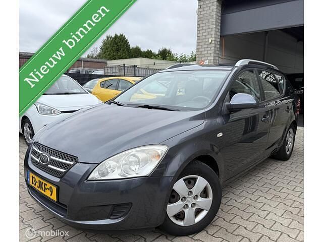 Grijs Gebruikt 2009 Kia Ceed Stationwagen | € 2.350 (Eerlijke prijs) - Afbeelding 1/4