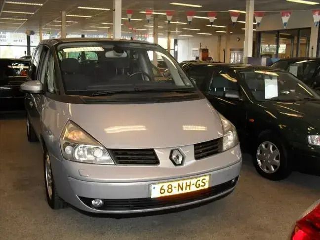 Gebruikt 2003 Renault Grand Espace Privilege MPV | € 10.750 - Afbeelding 1/4