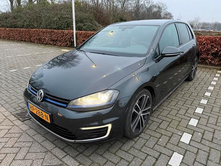 Occasion 2015 VW e-Golf Hatchback | € 9.500 (Eerlijke prijs) - Afbeelding 1/4