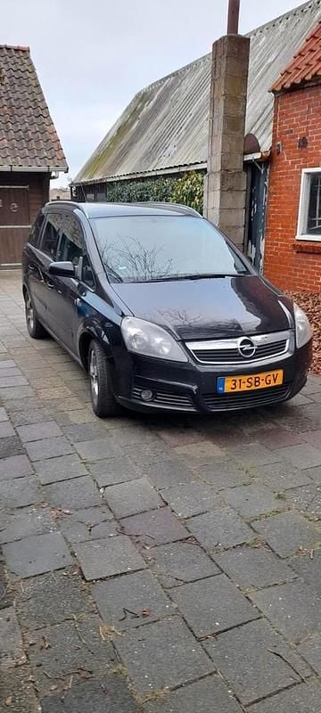 Zwart Gebruikt 2005 Opel Zafira Enjoy MPV | € 1.500 (Eerlijke prijs) - Afbeelding 1/4