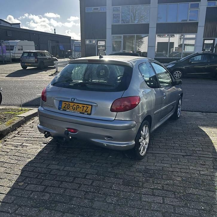 Occasion Peugeot 206 109 PK (80 kW) 2001
