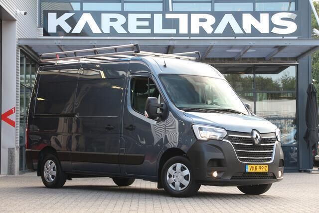 Grijs Gebruikt 2021 Renault Master Van | € 24.950 - Afbeelding 1/4