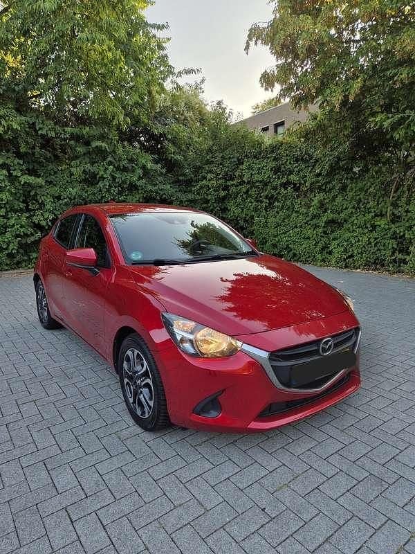 Rood Gebruikt 2017 Mazda 2 Kizoku Hatchback | € 12.950 (Eerlijke prijs) - Afbeelding 1/4