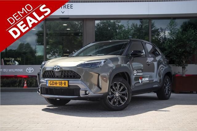 Groen Gebruikt 2024 Toyota Yaris X-plore MPV | € 32.950 (Duur) - Afbeelding 1/4