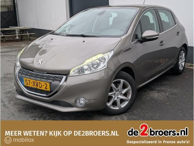 Grijs Gebruikt 2012 Peugeot 208 Allure Hatchback | € 5.900 (Iets duurder) - Afbeelding 1/4