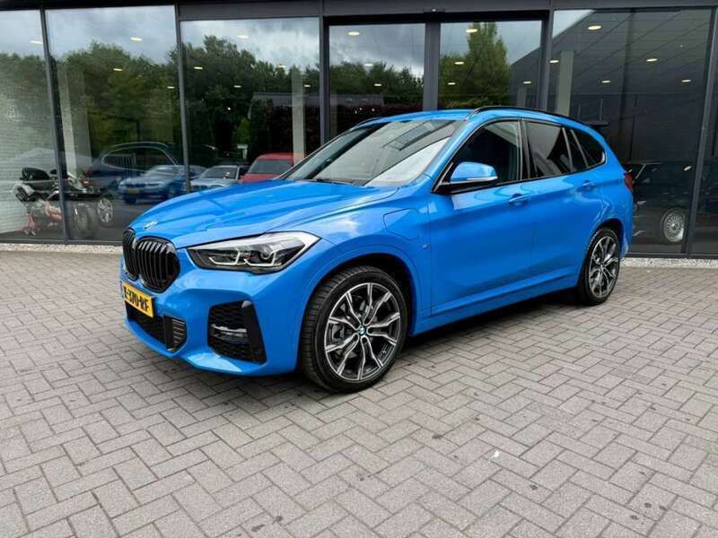 Blauw, metallic lak Gebruikt 2021 BMW X1 M Sport SUV | € 31.750 (Goede deal) - Afbeelding 1/4