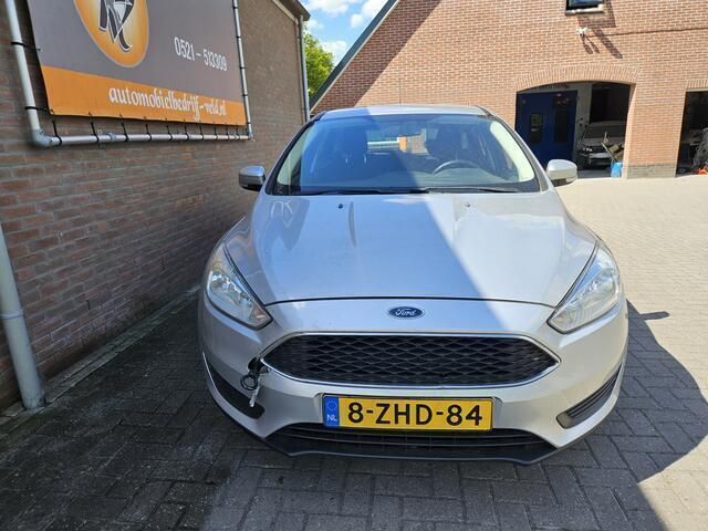 Occasion Ford Focus Trend 101 PK (74 kW) 2014 Grijs, metallic lak Hatchback