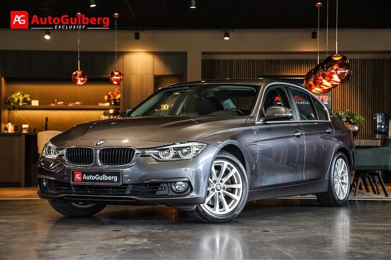 Grijs Gebruikt 2016 BMW 330e Executive Sedan | € 12.900 (Iets duurder) - Afbeelding 1/4
