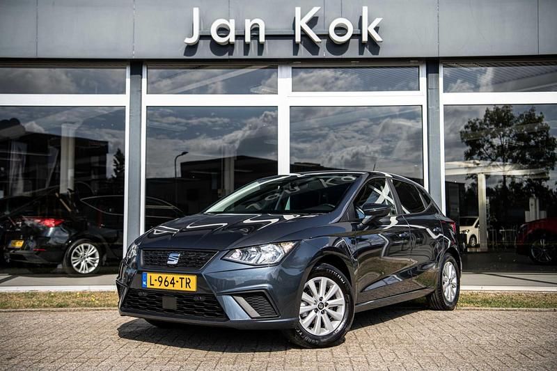 Grijs Gebruikt 2021 Seat Ibiza Business Hatchback | € 15.200 (Eerlijke prijs) - Afbeelding 1/4