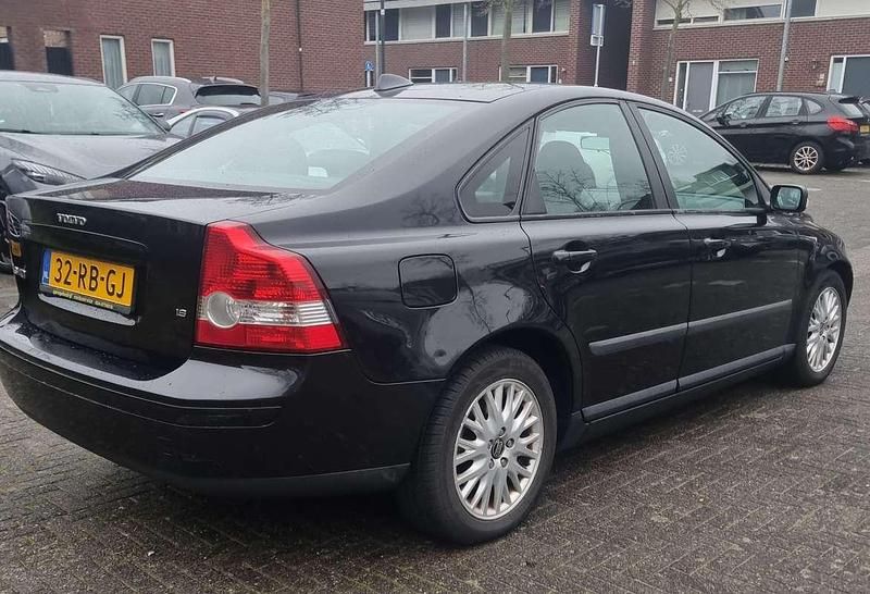 Occasion Volvo S40 Kinetic 125 PK (91 kW) 2005 Zwart Sedan
