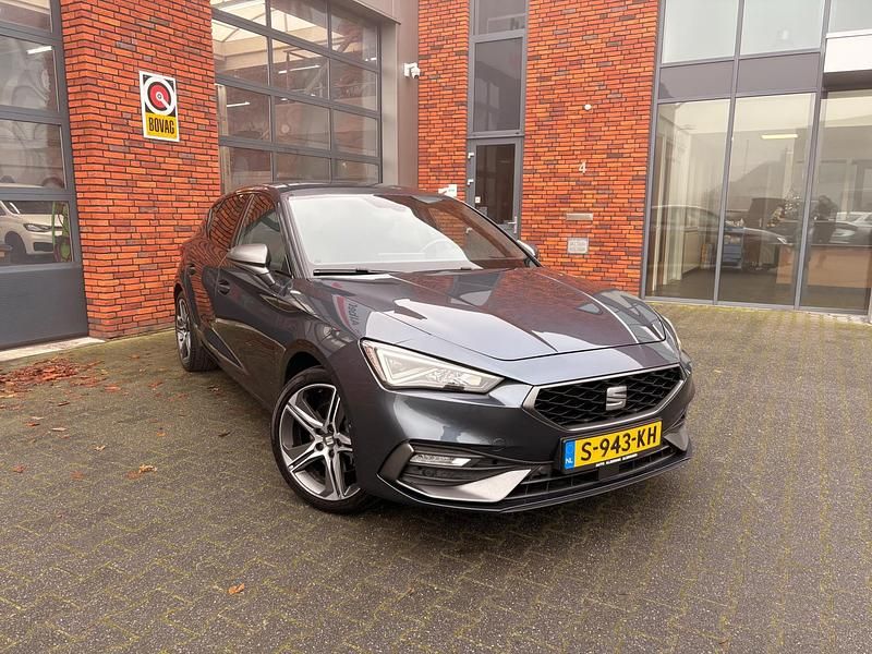 Occasion Seat Leon Business 150 PK (110 kW) 2023 Grijs Hatchback