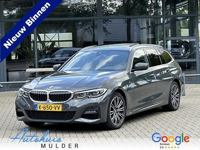Grijs Gebruikt 2021 BMW 330 Executive Stationwagen | € 29.845 (Eerlijke prijs) - Afbeelding 1/4