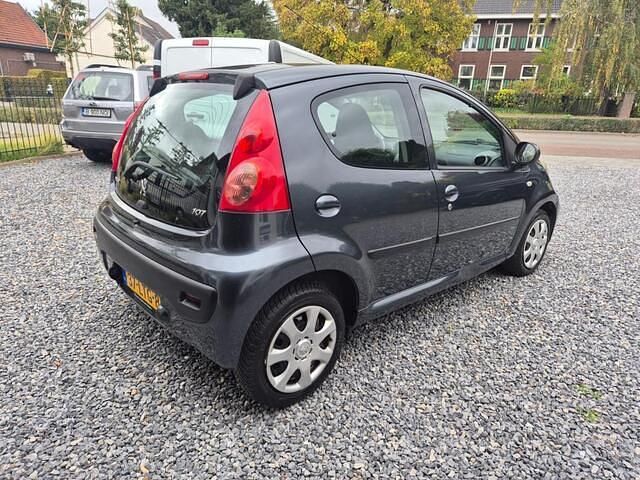 Occasion Peugeot 107 68 PK (50 kW) 2010 Grijs Hatchback
