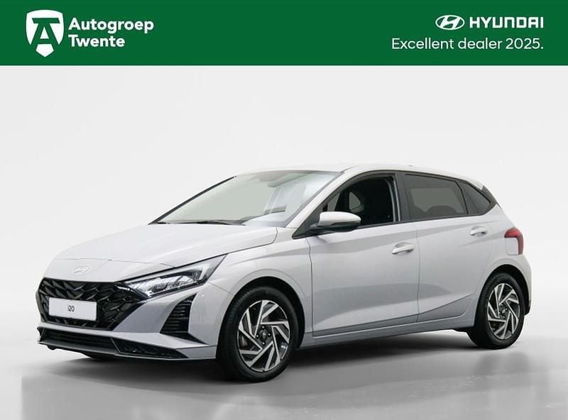 Grijs Gebruikt 2024 Hyundai i20 Comfort Hatchback | € 19.495 (Goede deal) - Afbeelding 1/4